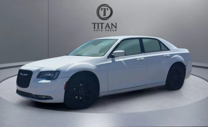 2018 Chrysler 300/S V6 RWD