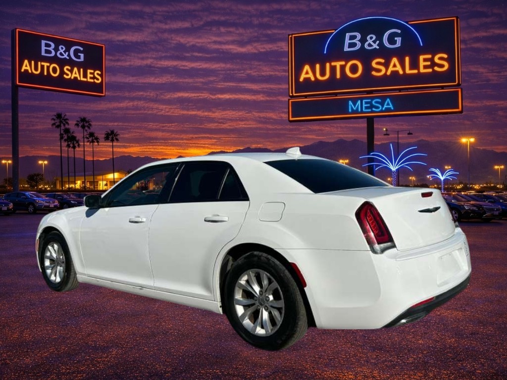 2018 Chrysler 300/S V6 RWD