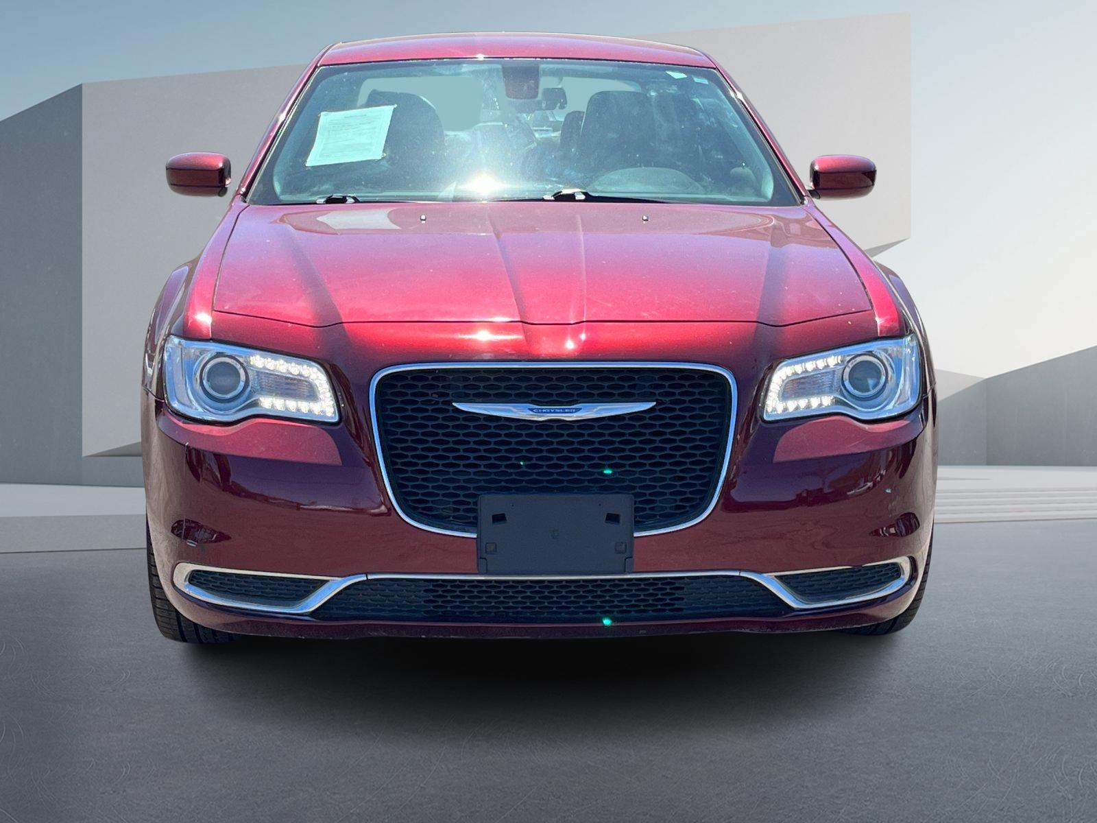 2018 Chrysler 300 - Titan Auto Group