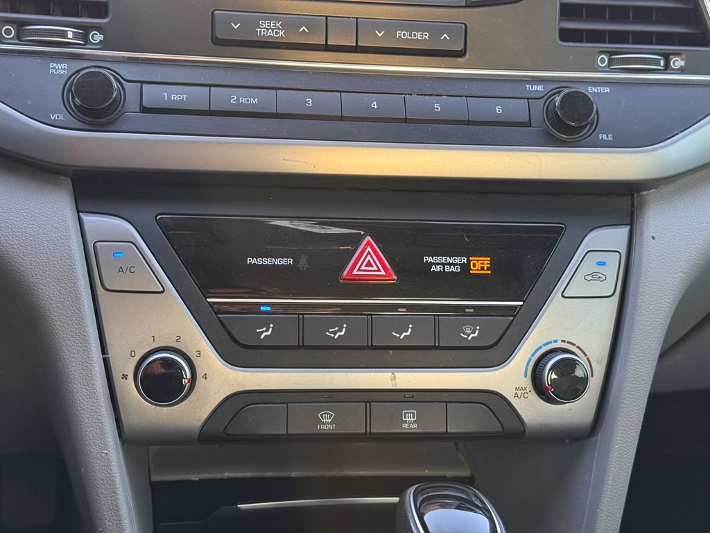 2018 Hyundai Elantra SE